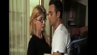 Пълен Филм На Аналното Удоволствие На Италианската Зряла Дама