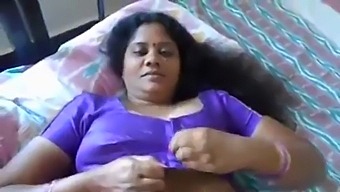 Bà Nội Trợ Quyến Rũ Muskan Rani Trong Hành Động Trưởng Thành Ấn Độ Khó Tính