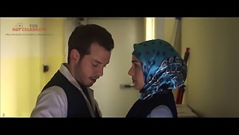 Akkya Begum В Гореща Турска Секс Сцена С Хиджаб Момиче