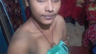 Desi Village Girl With Big Boobs In Nude Selfie