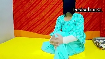 Изключително Индийска Мюсюлманска Съпруга Споделя И Зряла Оргия С Блондинка Дези Бхаби