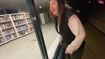 Гледайте Нашата Улична Момиче Да Става Непослушна В Тази Компилация
