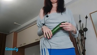Женска Еякулация И Куна Фистинг С Краставица