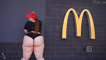 Mia Dior Tìm Được Việc Làm Mới Sau Khi Mcdonald'S Chấm Dứt Hợp Đồng Thông Qua Cuộc Gặp Nóng Bỏng Với Người Quản Lý Tuyển Dụng